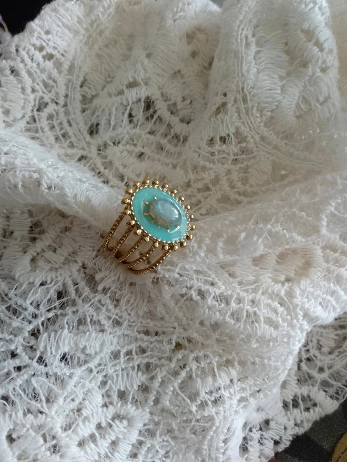 Bague turquoise et doré avec pierre de labradorite